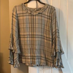Pleione small gray checkered top ruffle sleeve